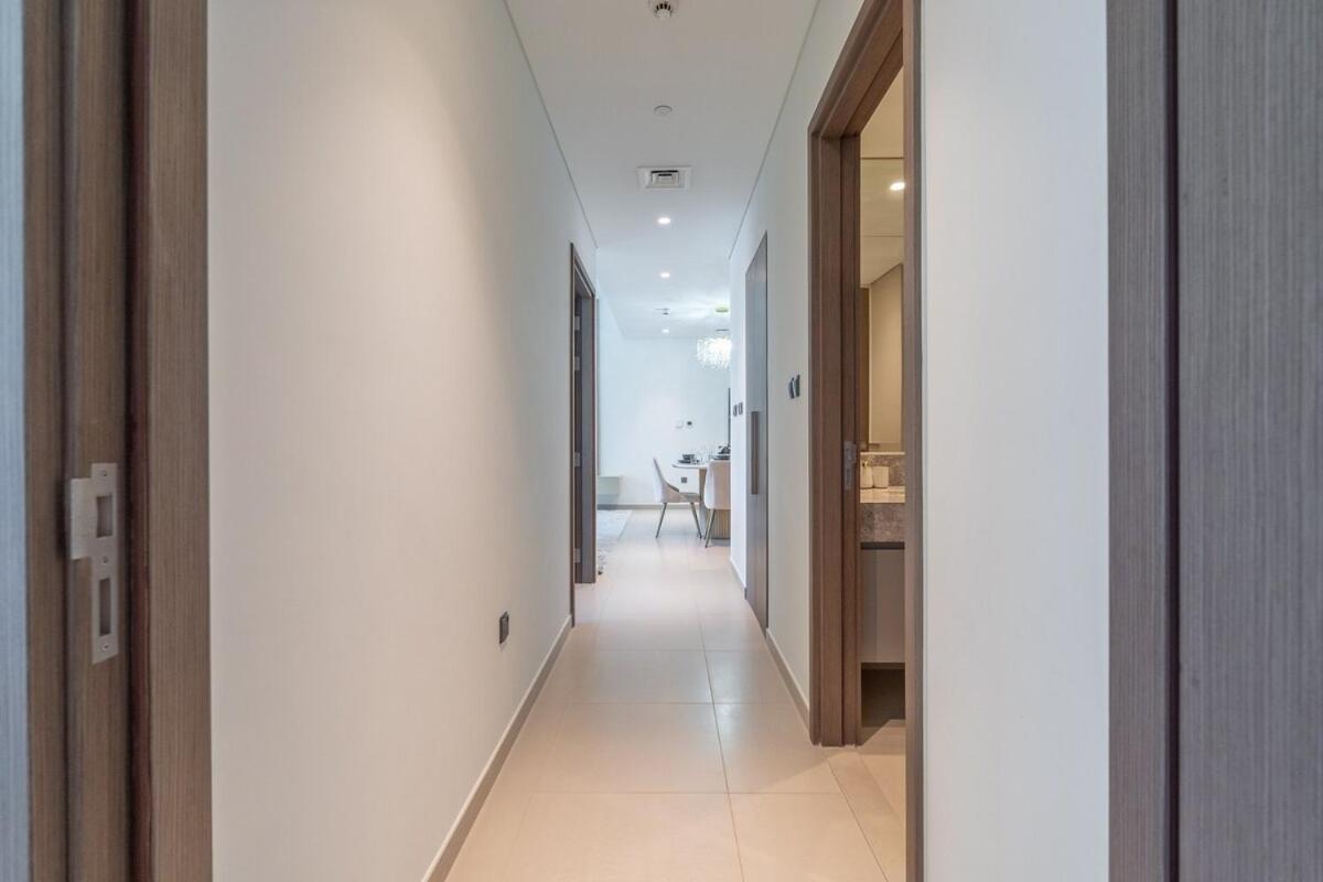 Graceful 2-bedrooms Near Burj Khalifa And Mall! Apartment *