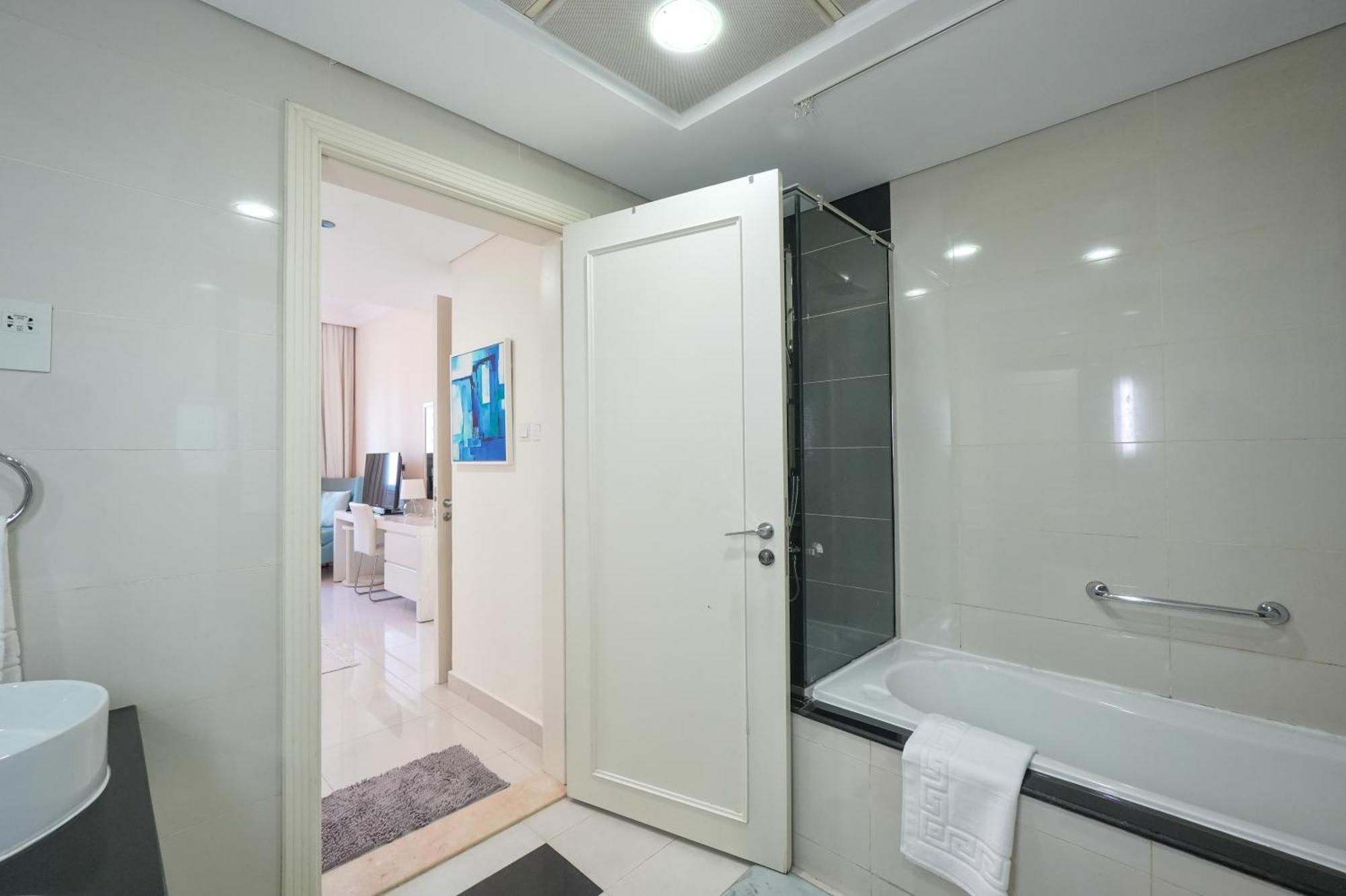Apartment Luxurious 1br Damac Maison Mall Street Very Near Mall By Anw *