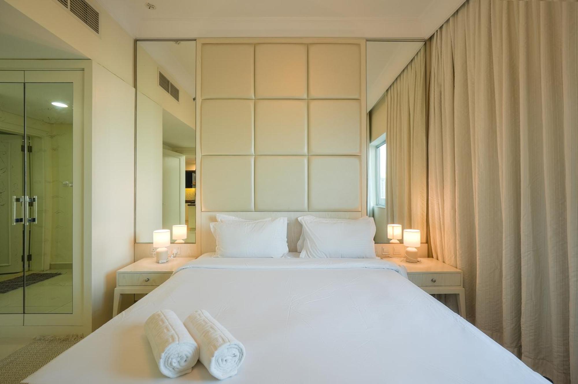 Apartment Luxurious 1br Damac Maison Mall Street Very Near Mall By Anw Dubai