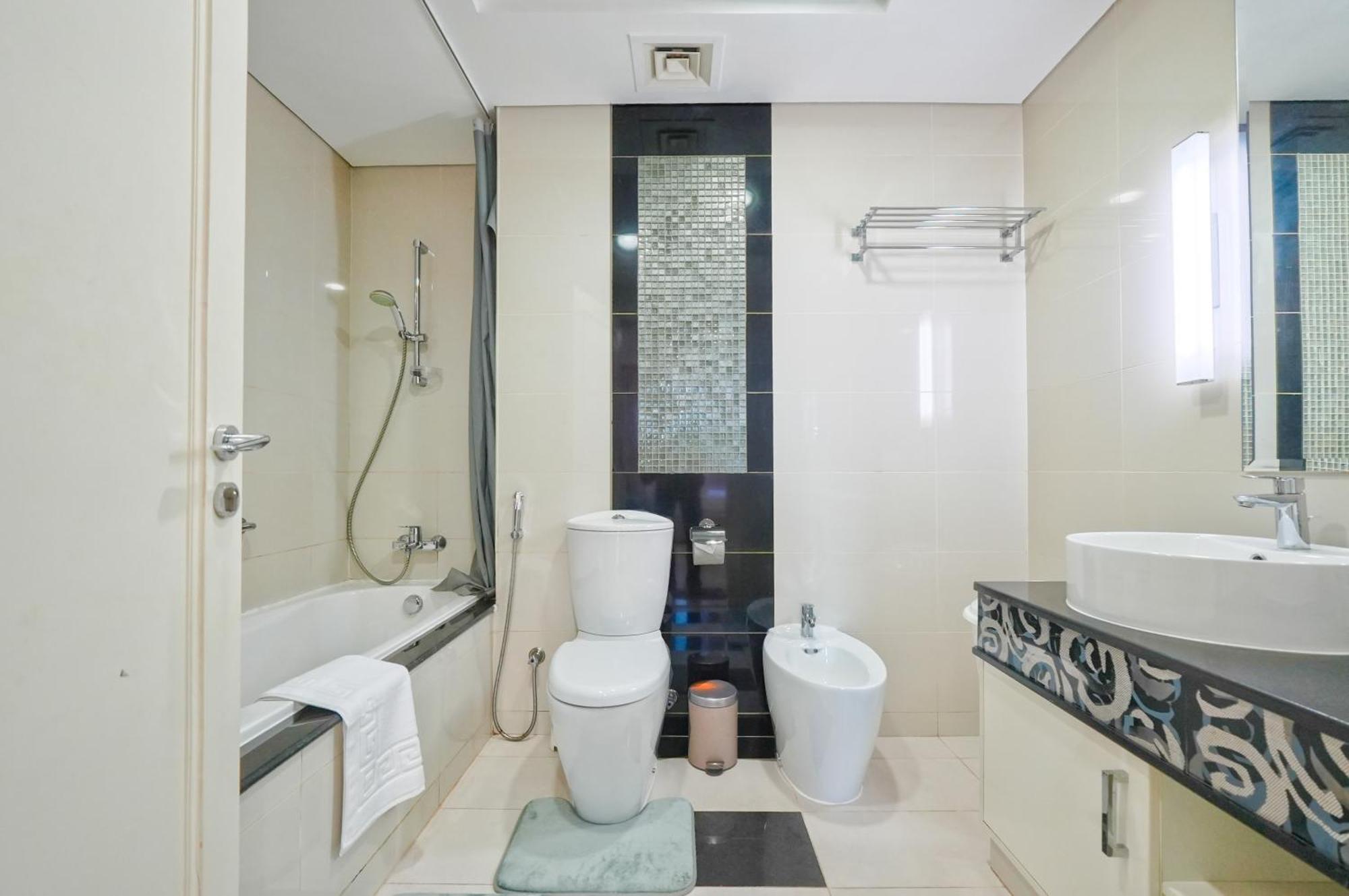Luxurious 1br Damac Maison Mall Street Very Near Mall By Anw Dubai