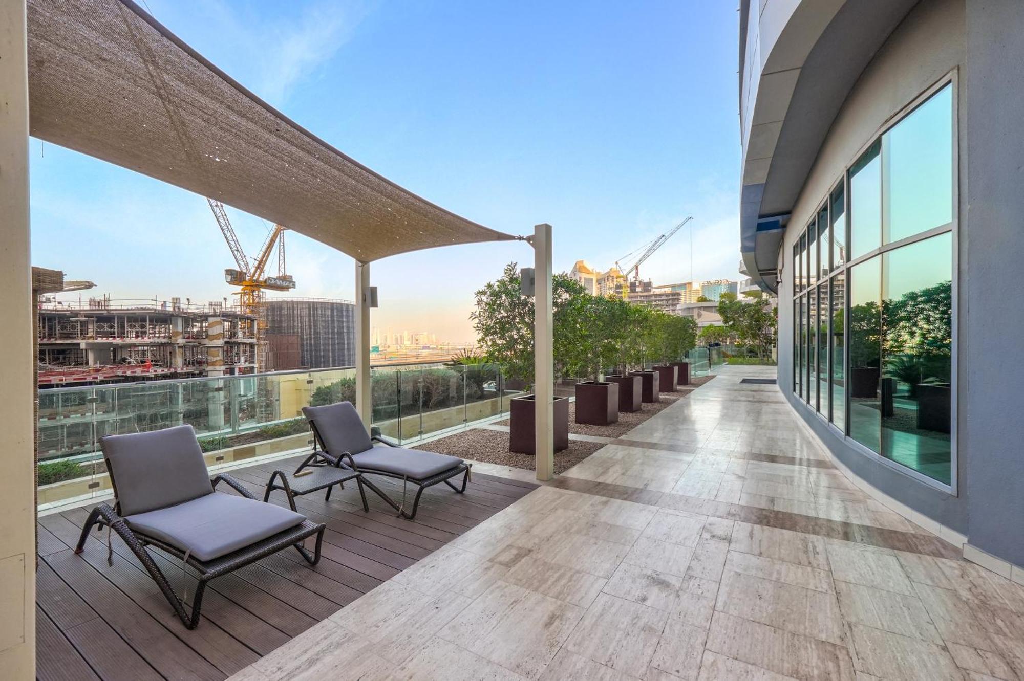 Apartment Luxurious 1br Damac Maison Mall Street Very Near Mall By Anw