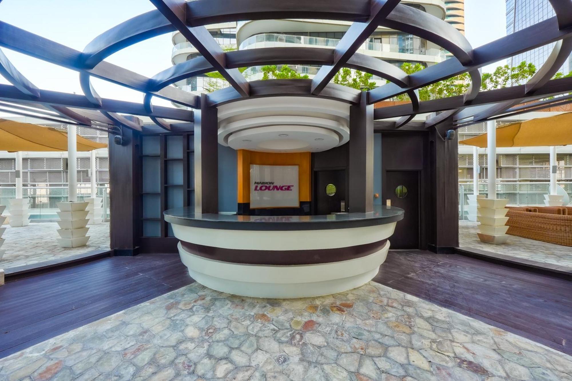 Luxurious 1br Damac Maison Mall Street Very Near Mall By Anw