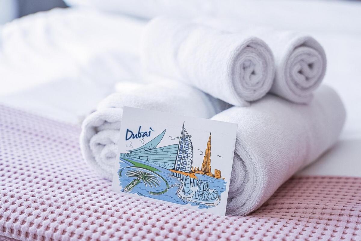 Modern Aesthetic 1-bedroom With Exudes Warmth And Style In Jlt! Daire