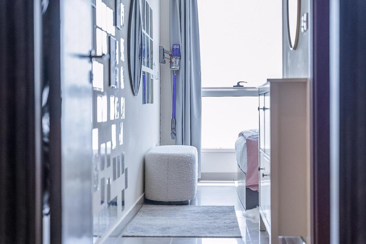 Modern Aesthetic 1-bedroom With Exudes Warmth And Style In Jlt! Daire Dubai