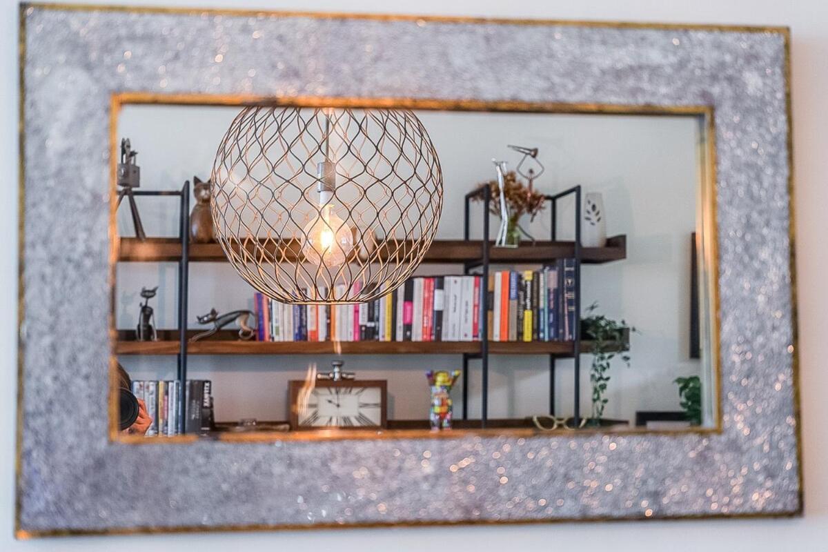 Modern Aesthetic 1-bedroom With Exudes Warmth And Style In Jlt! Daire