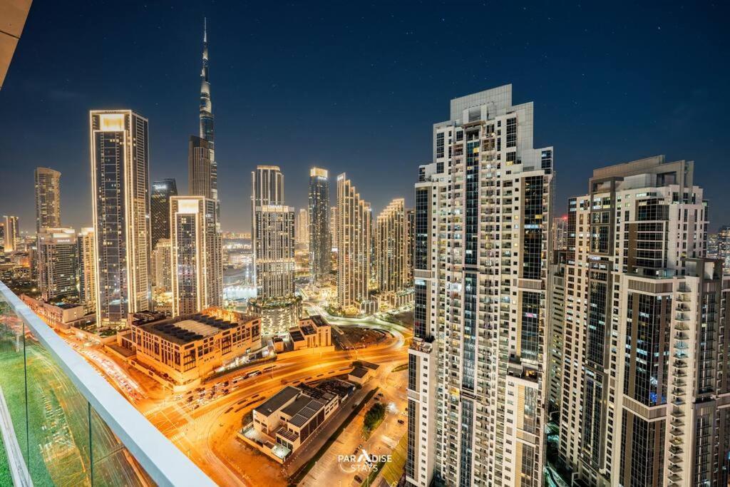 Rooftop Infinity Pool, Burj Khalifa Views Apartment *