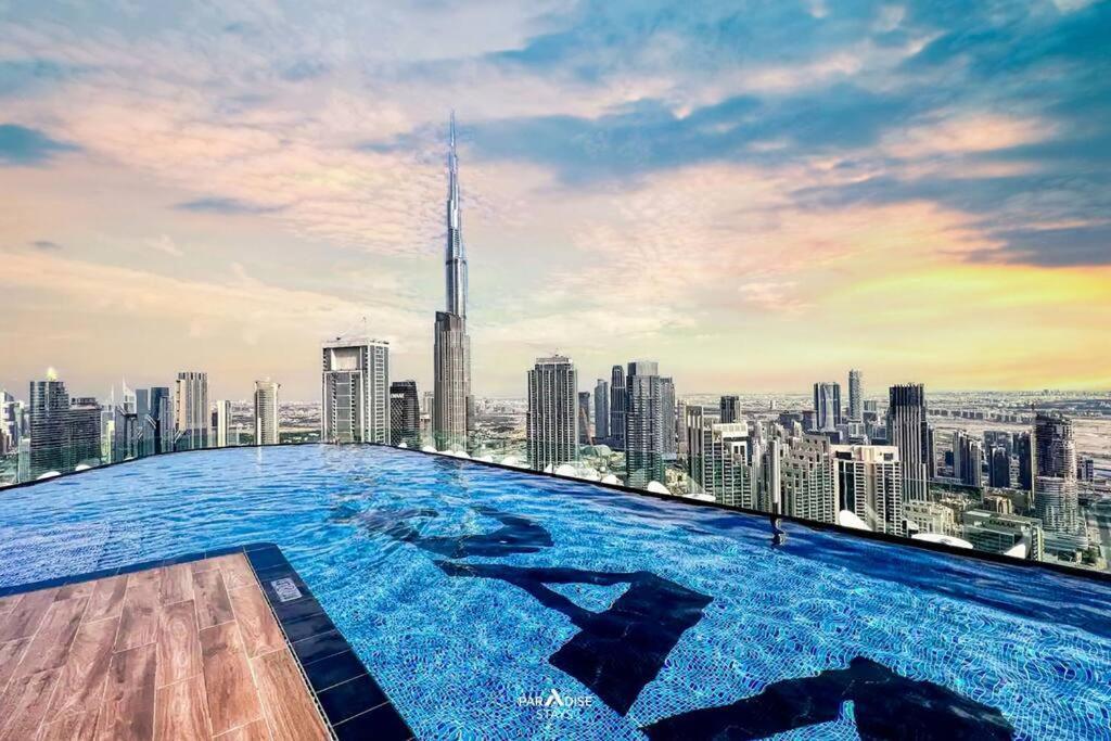Apartment Rooftop Infinity Pool, Burj Khalifa Views Dubai
