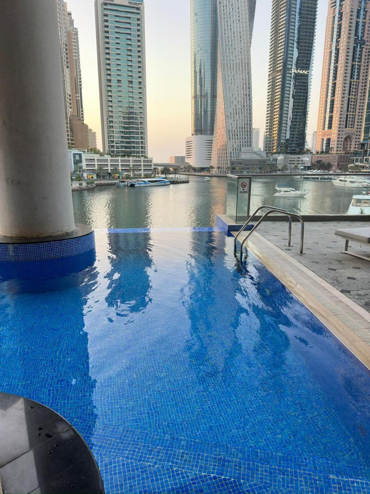 Apartment Avant Marina 2br With Amazing Views Dubai