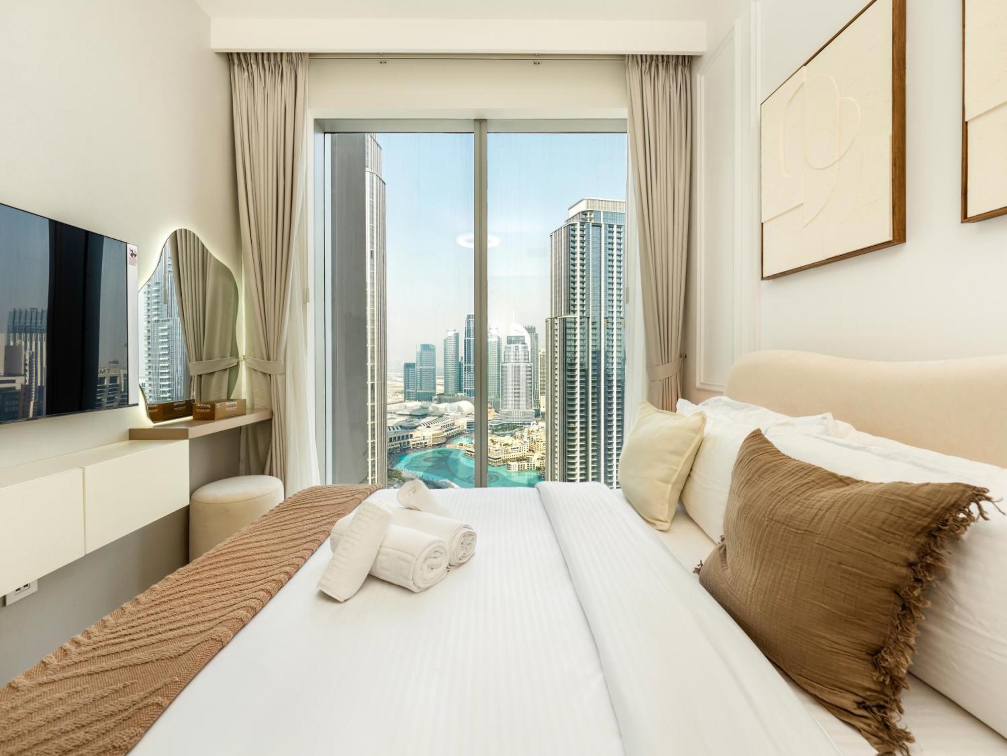 Burj Khalifa Bliss I 4 Bedroom I Burj Khalifa & Fountain Views I Free Gym, Pool, Parking, Wi-fi And Ps5 I By Skyline Serenity * Dubai