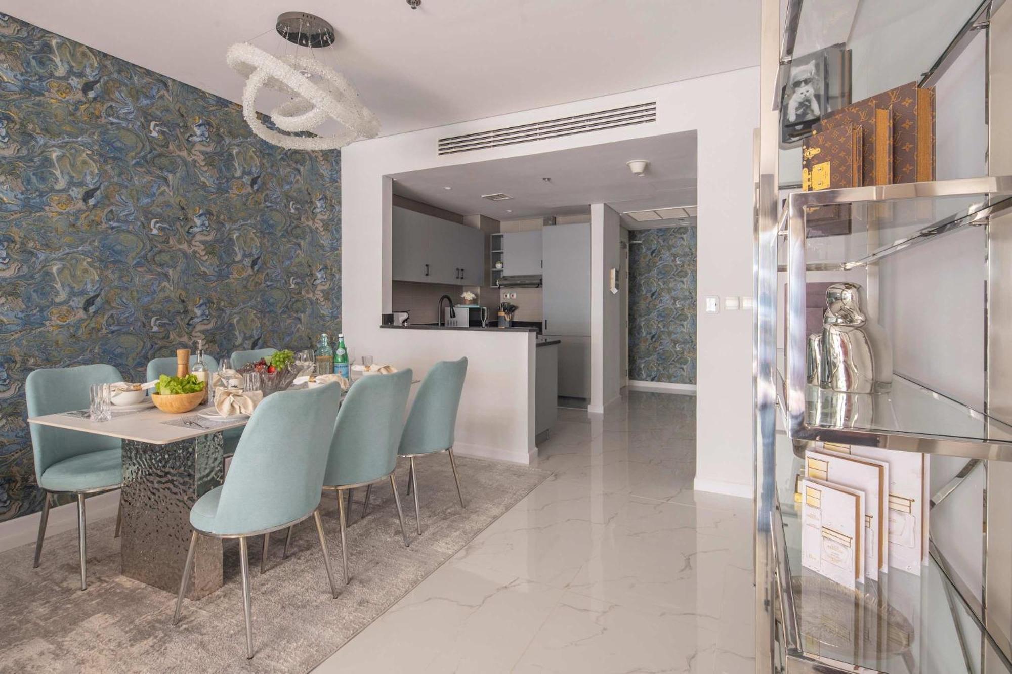 Frank Porter - Royal Amwaj Residences South Apartment Dubai