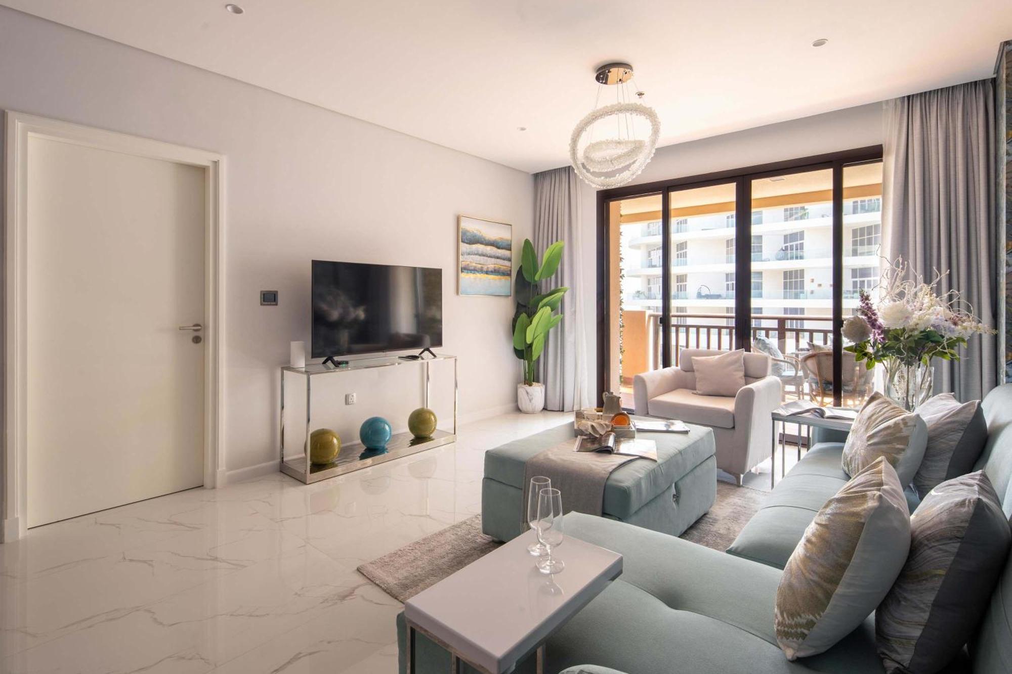Frank Porter - Royal Amwaj Residences South *