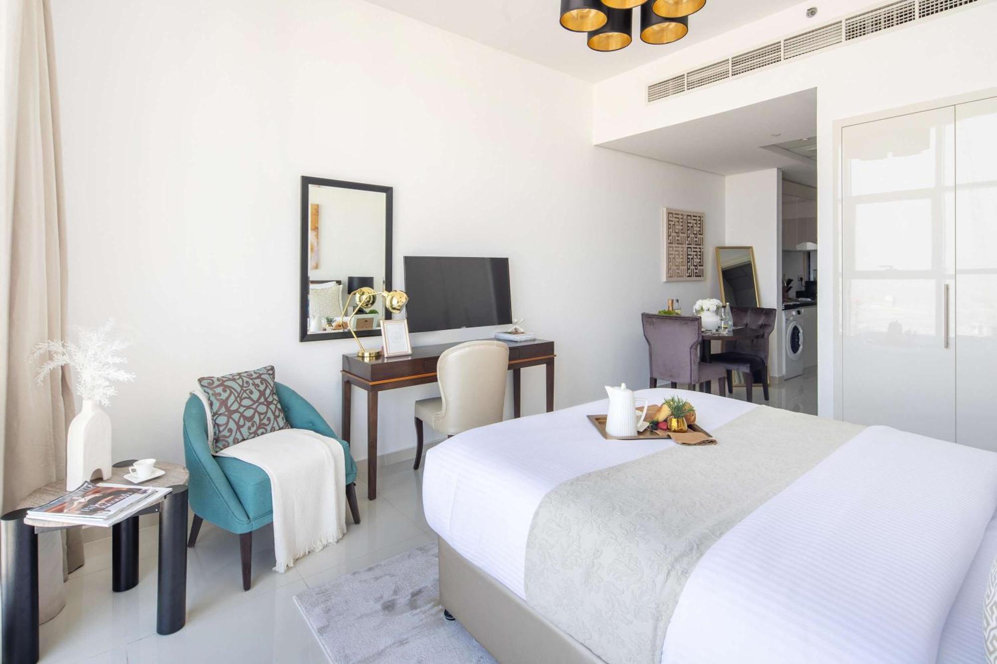 Frank Porter - Damac Ghalia Apartment Dubai