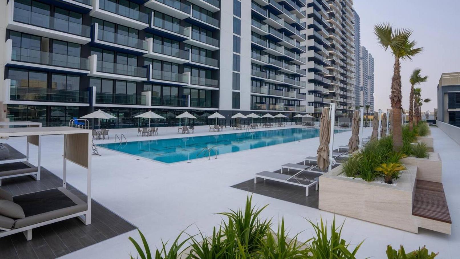 Apartment All-new 1br In Jvc W Big Balcony