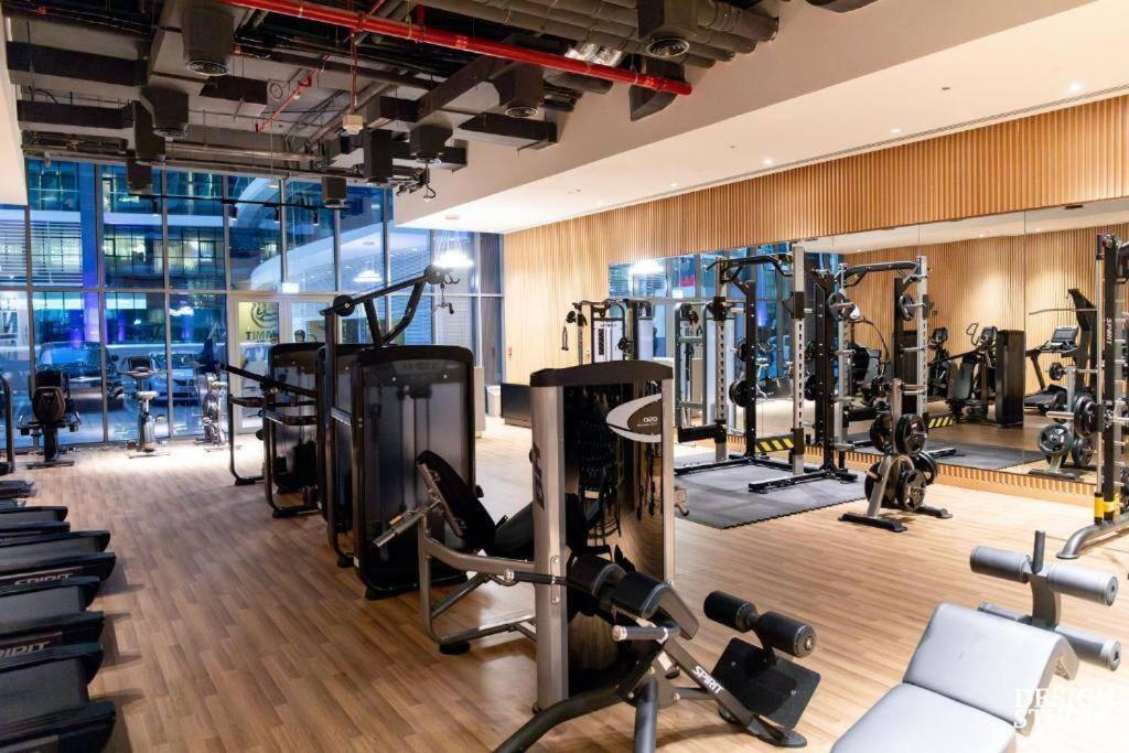 Luxury Studio With Free Infinity Pool Beach Gym And Parking