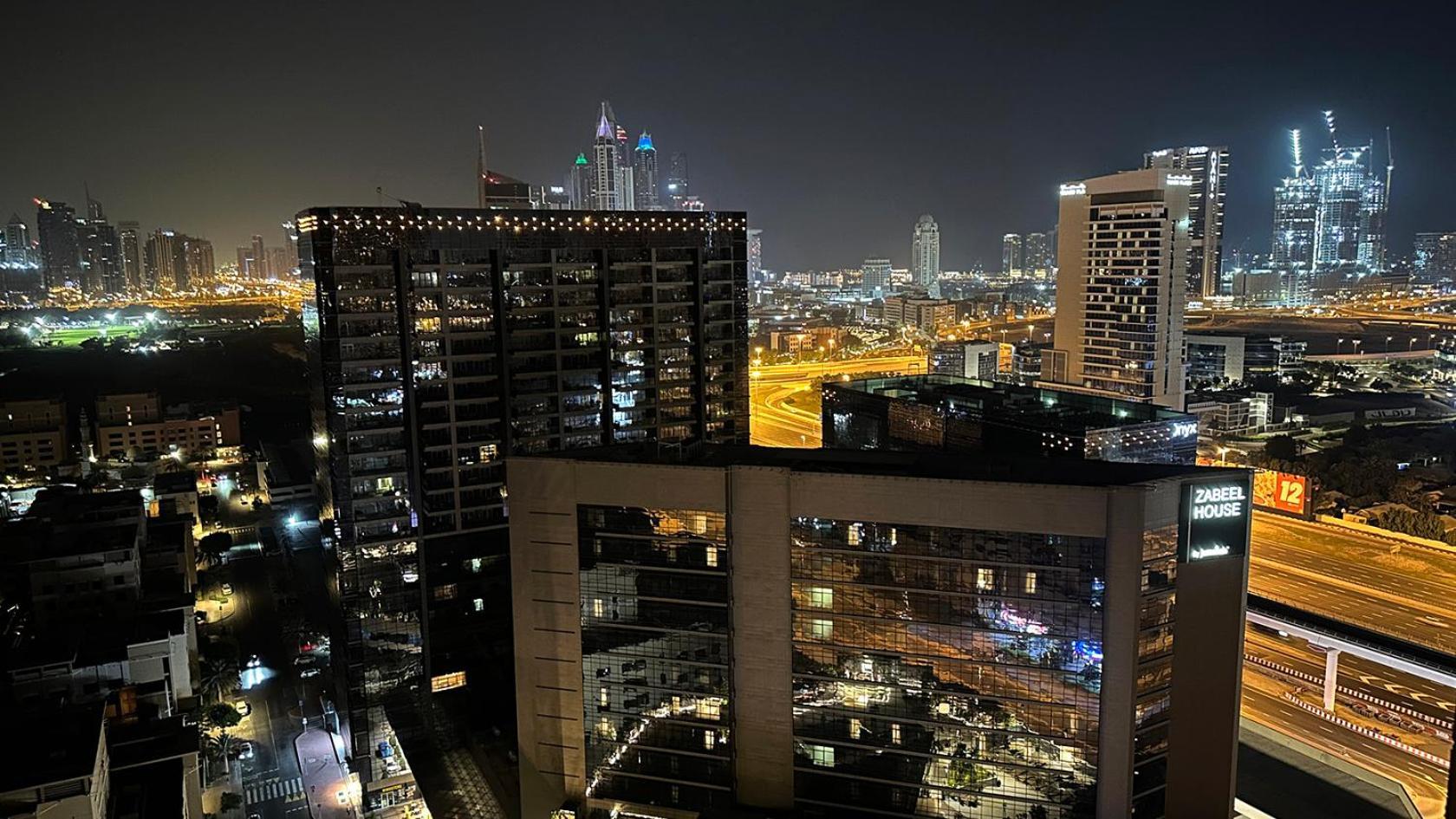 Vista Partition In Tecom Near Internet Metro Dubai