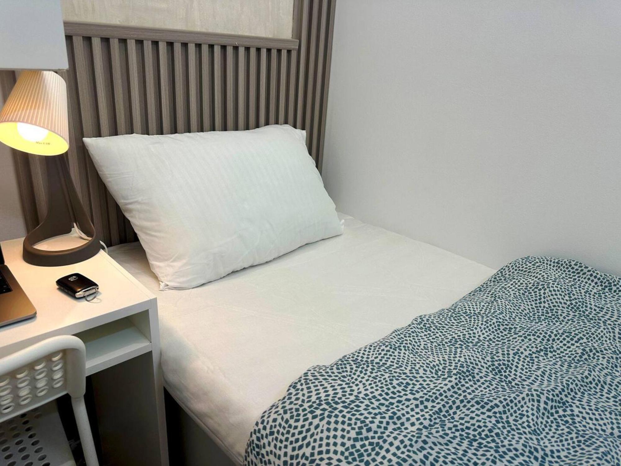 Homestay Cozy Partition For Travelers In Tecom Dubai