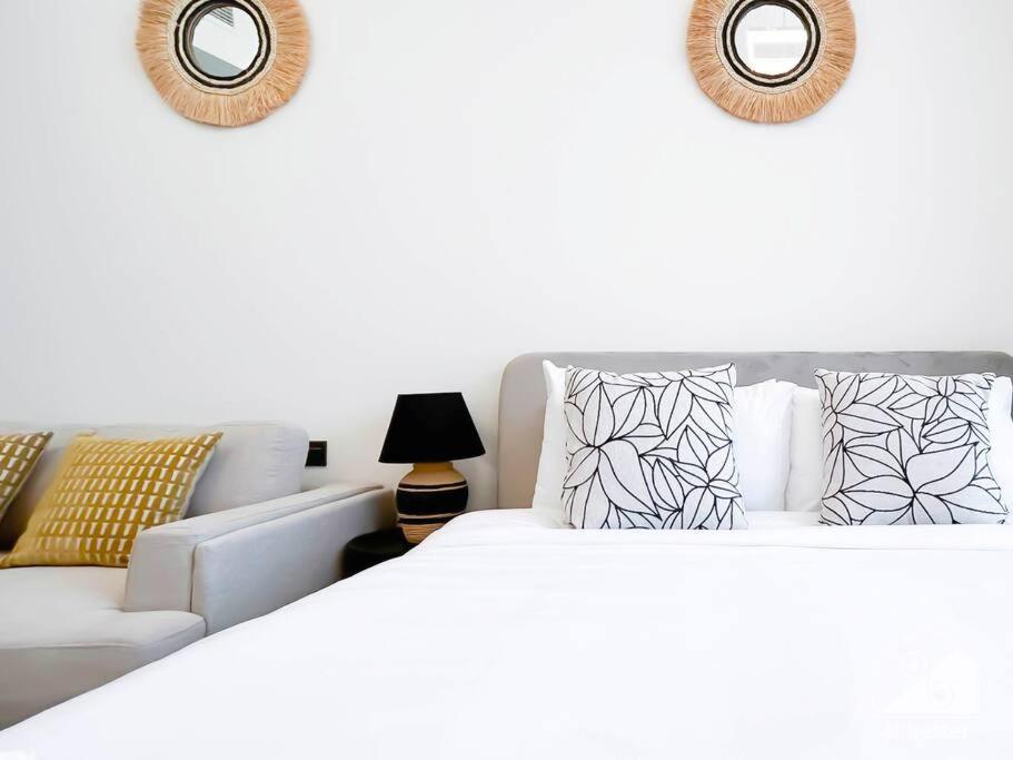 Luxurious & Balcony At Samana Golf Avenue Apartment Dubai