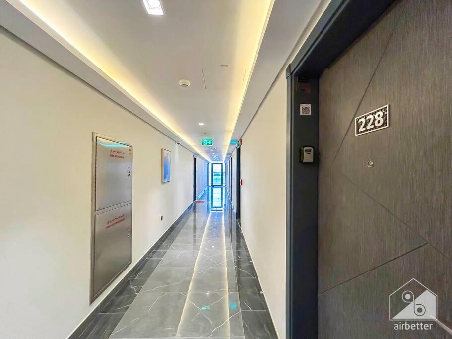 Luxurious & Balcony At Samana Golf Avenue * Dubai