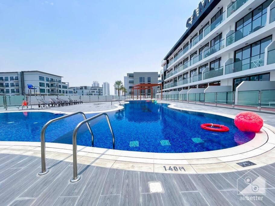 Luxurious & Balcony At Samana Golf Avenue Apartment
