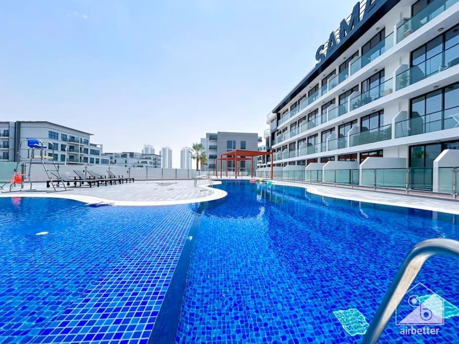 Luxurious & Balcony At Samana Golf Avenue Apartment