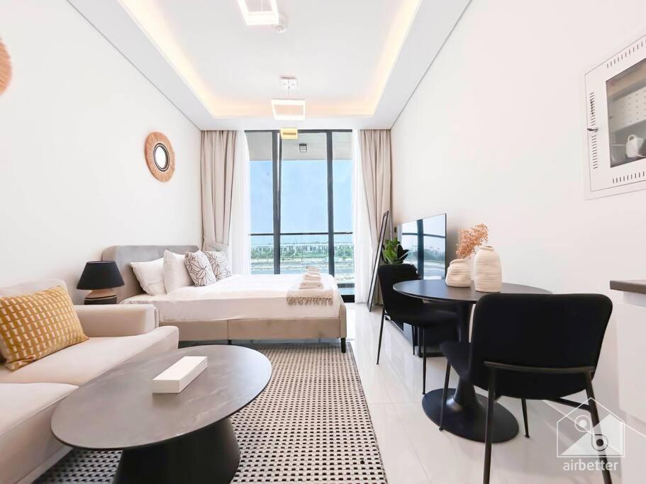 Luxurious & Balcony At Samana Golf Avenue Apartment