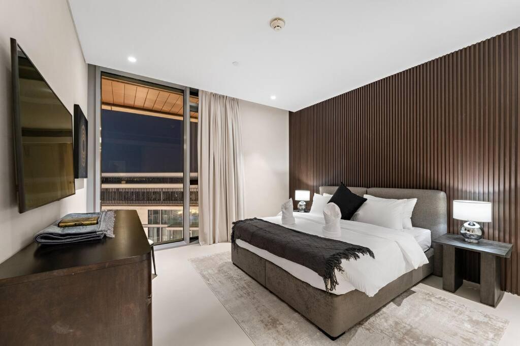 First Class 5br Stunning Eye Of Views *