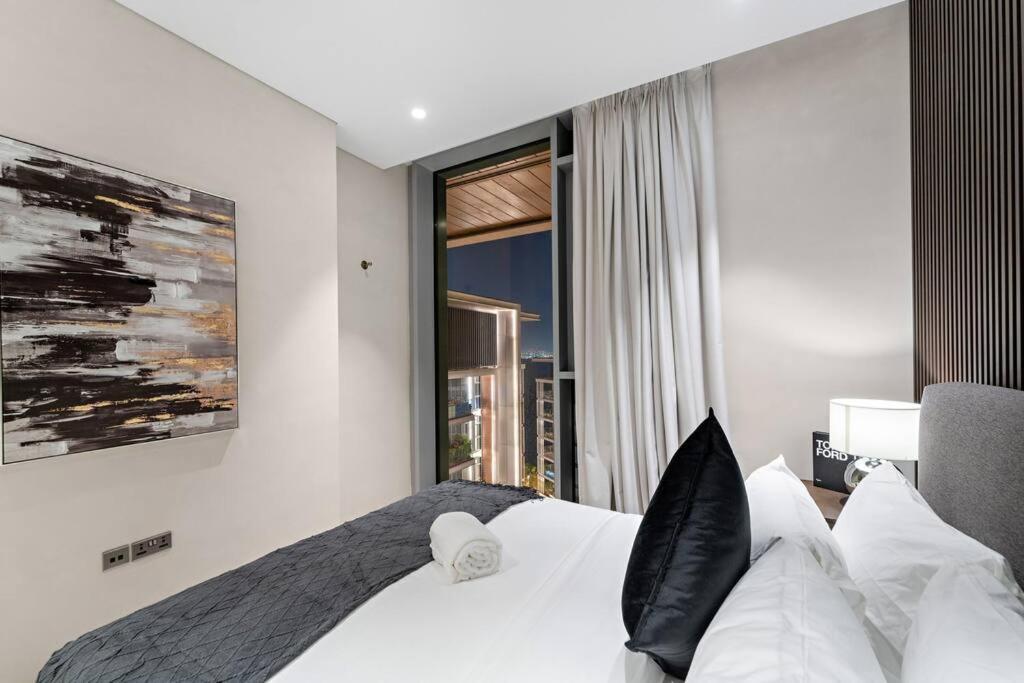 First Class 5br Stunning Eye Of Views * Dubai