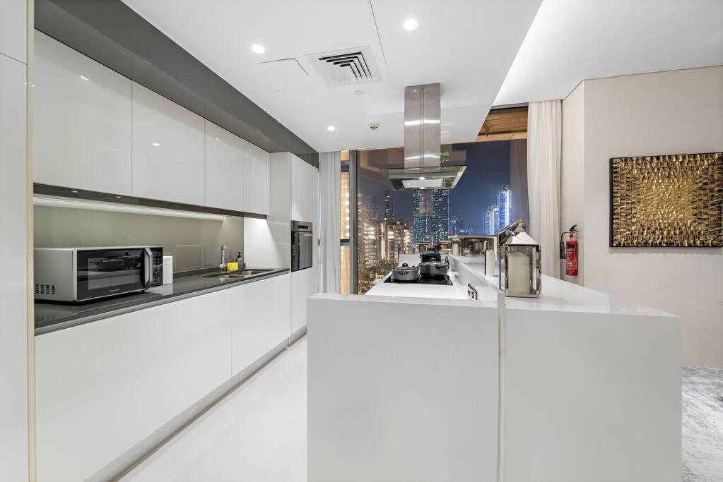 First Class 5br Stunning Eye Of Views Apartment Dubai