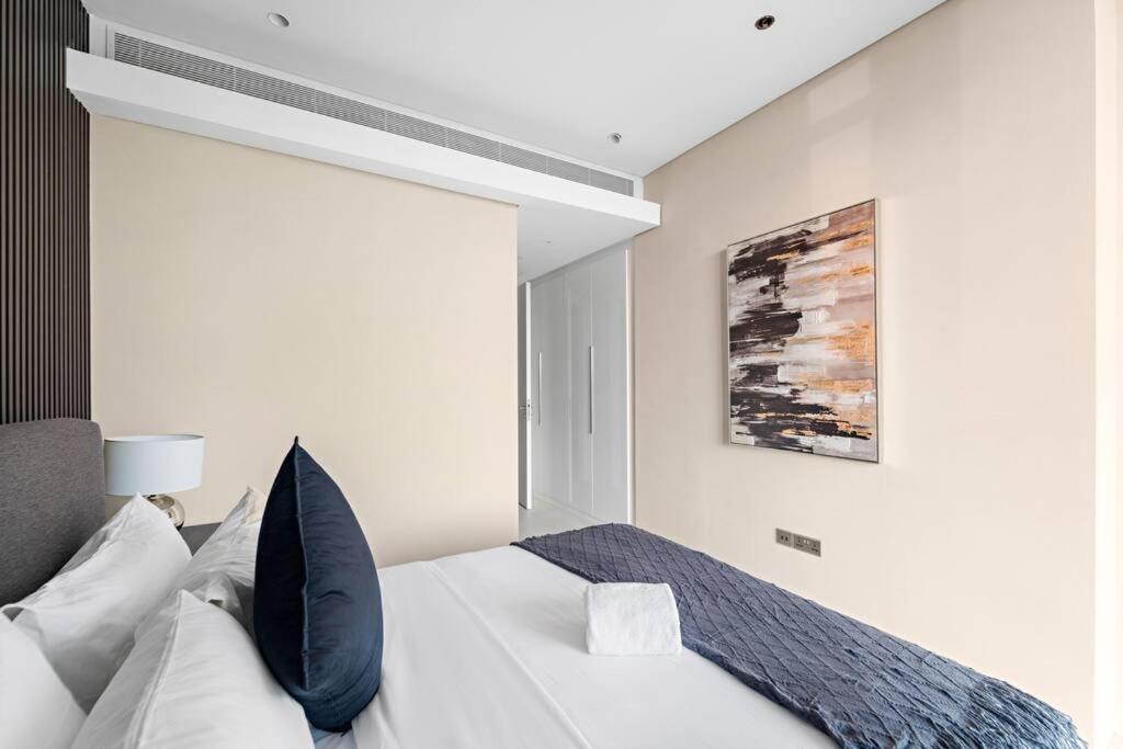 First Class 5br Stunning Eye Of Views Dubai