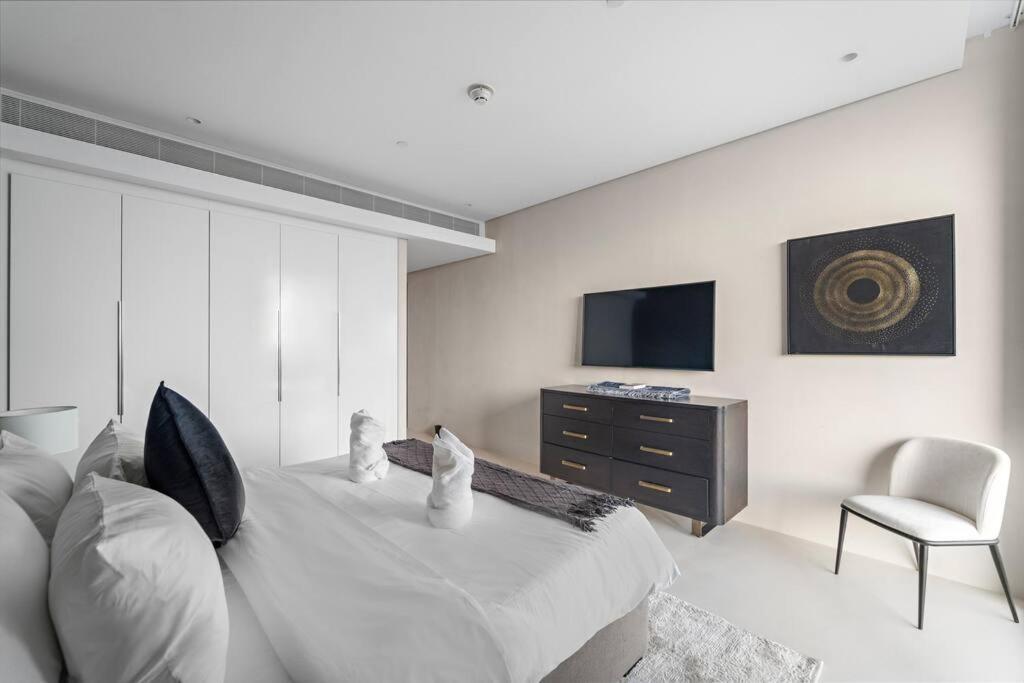 First Class 5br Stunning Eye Of Views Apartment Dubai