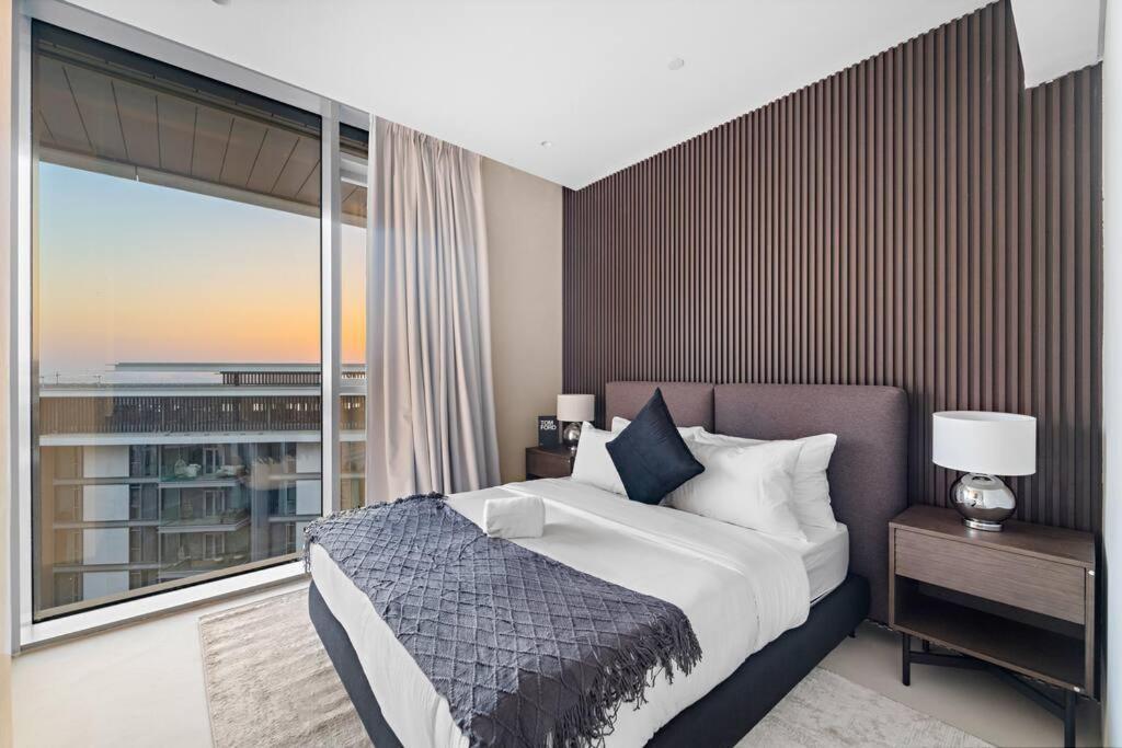 First Class 5br Stunning Eye Of Views Apartment Dubai