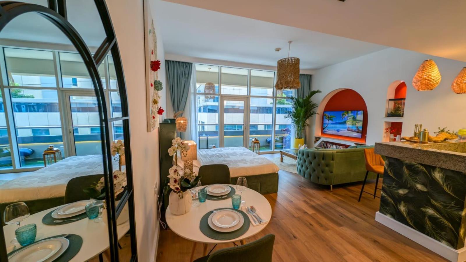 Feral Homes With Burj Khalifa View Apartment *