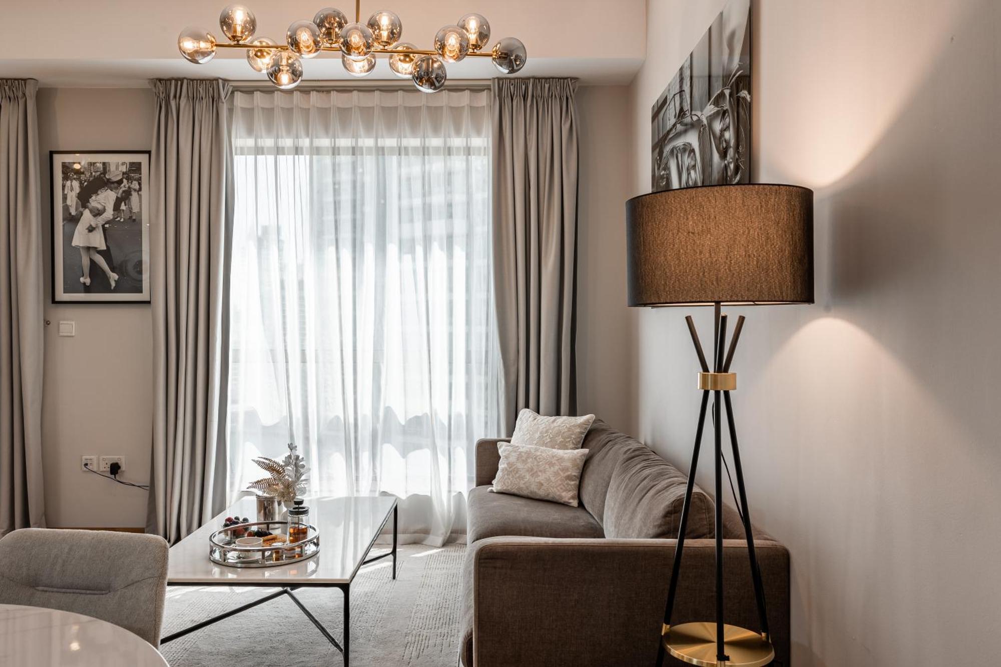 Beautiful 1 Bedroom By The Daire