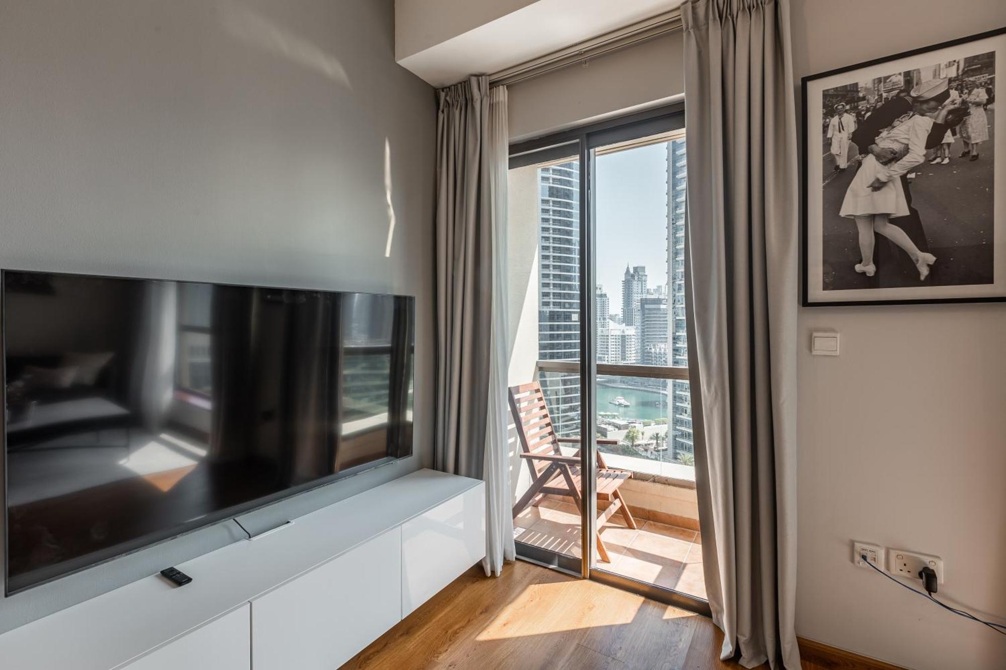 Beautiful 1 Bedroom By The Daire Dubai