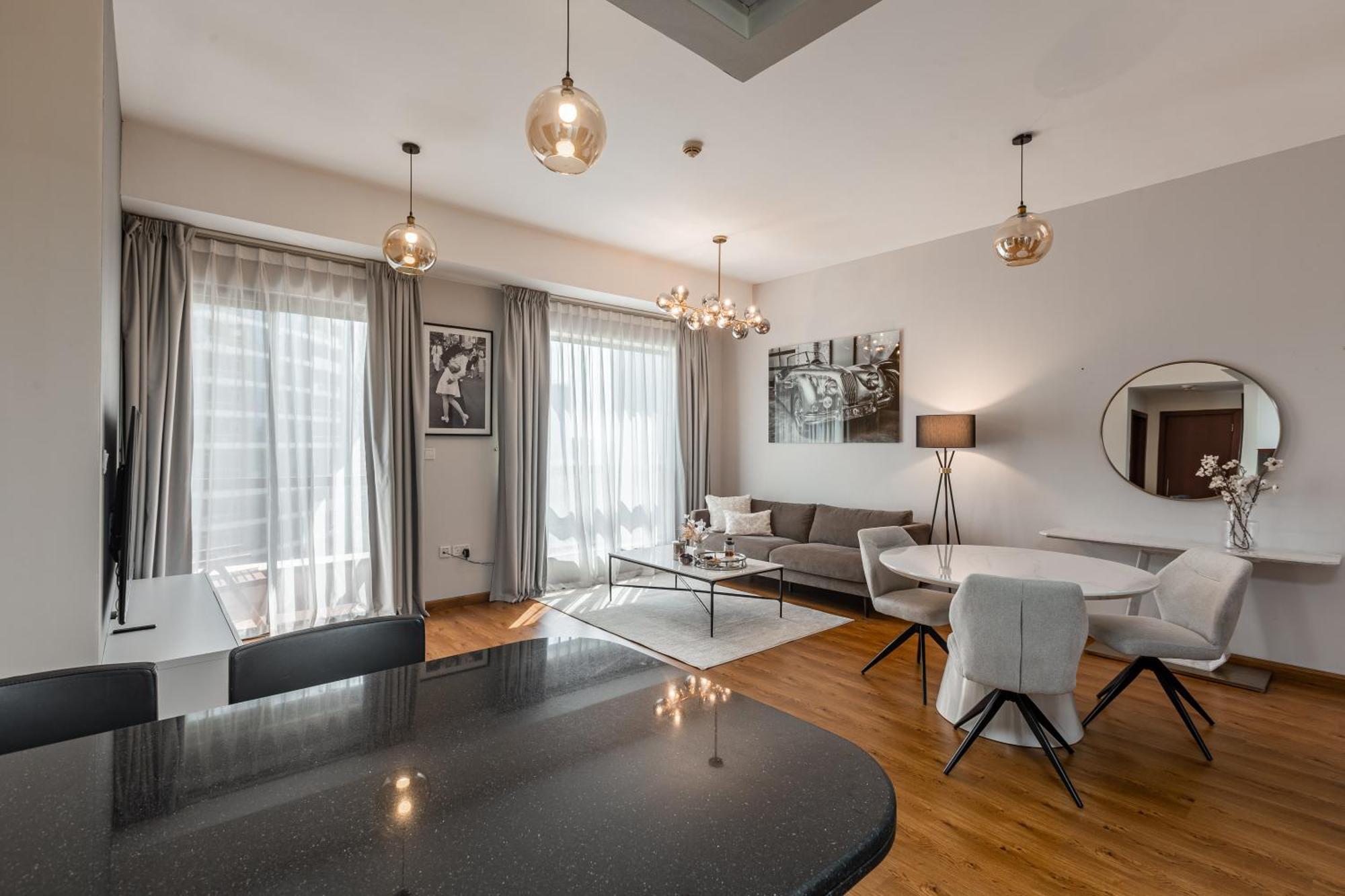 Daire Beautiful 1 Bedroom By The