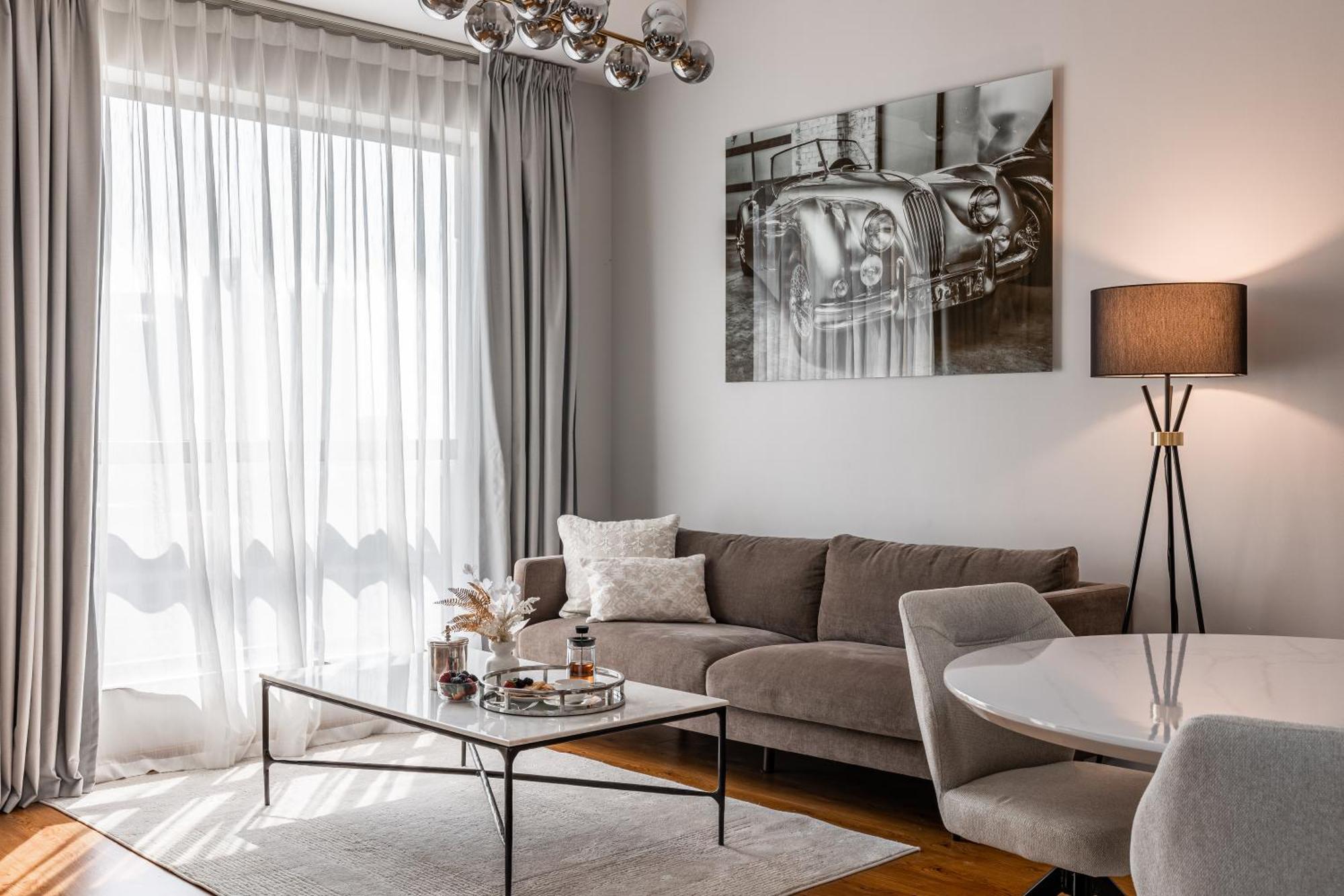 Beautiful 1 Bedroom By The Daire