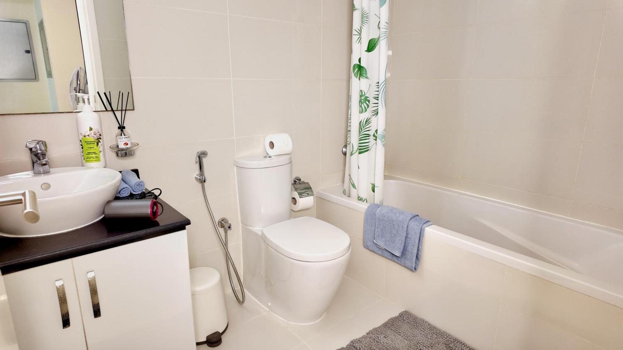 Apartment Business Bay Down Town 1607 *