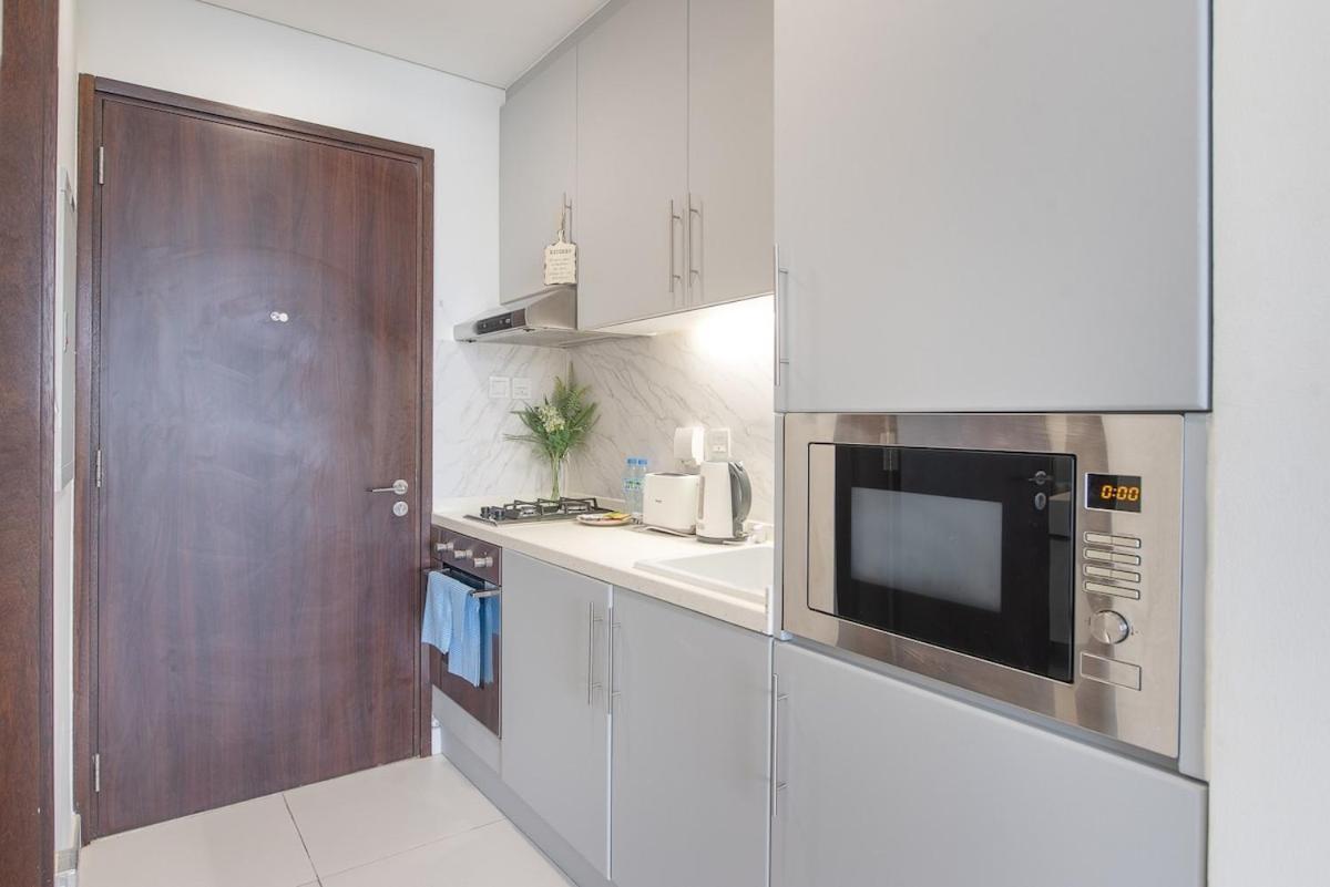 Apartment Spectacular Studio In Palm Jumeirah With Beachside Living Experience! *