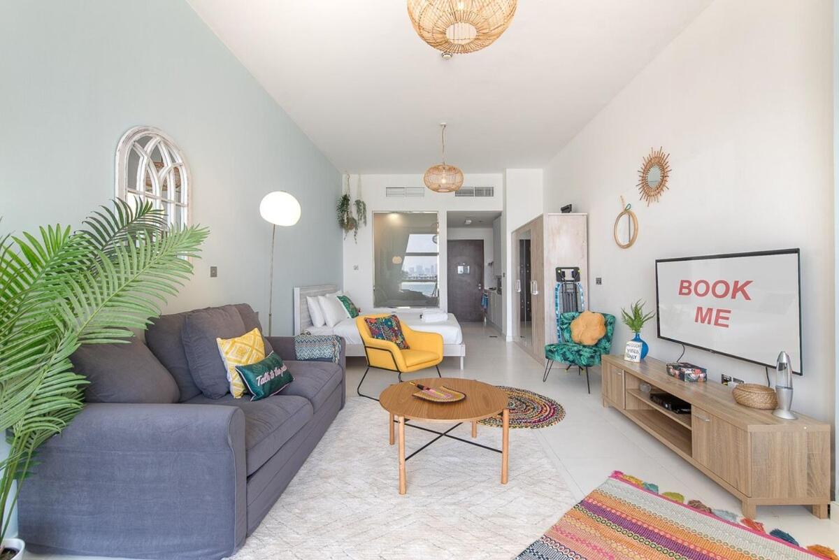 Spectacular Studio In Palm Jumeirah With Beachside Living Experience! *