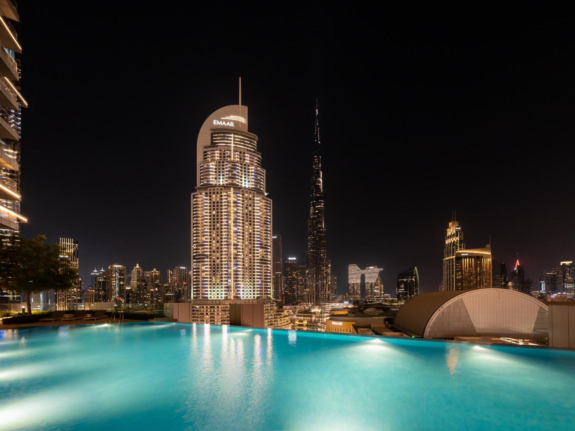 New! Ps5! Burj Khalifa View & Infinity Pool Apartment Dubai