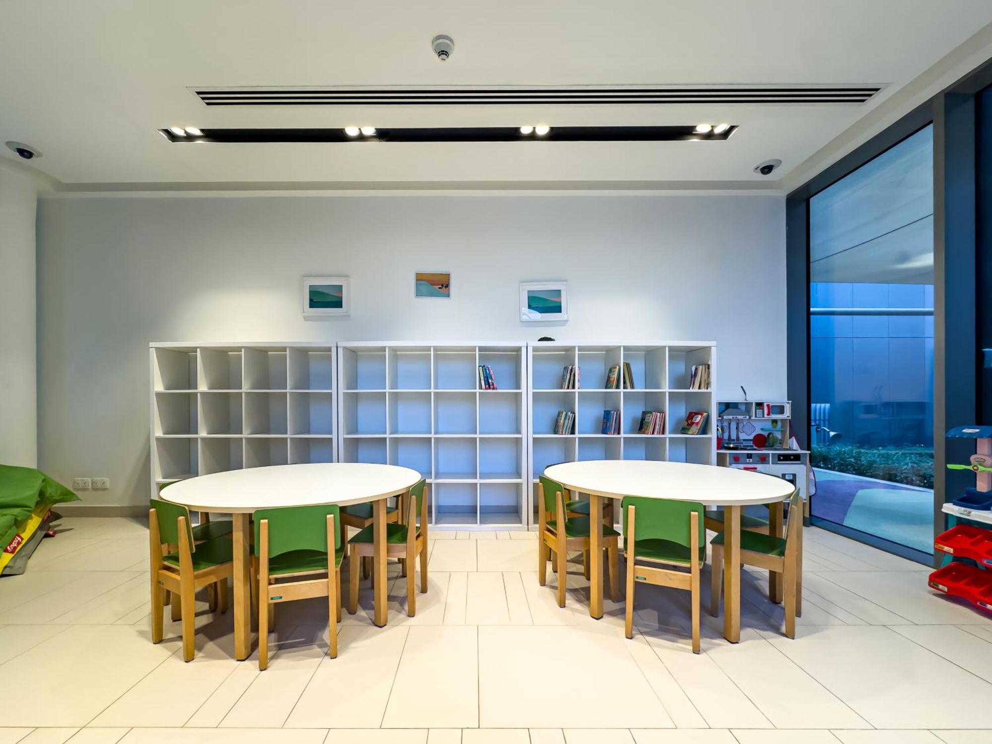 New! Ps5! Burj Khalifa View & Infinity Pool Apartment *