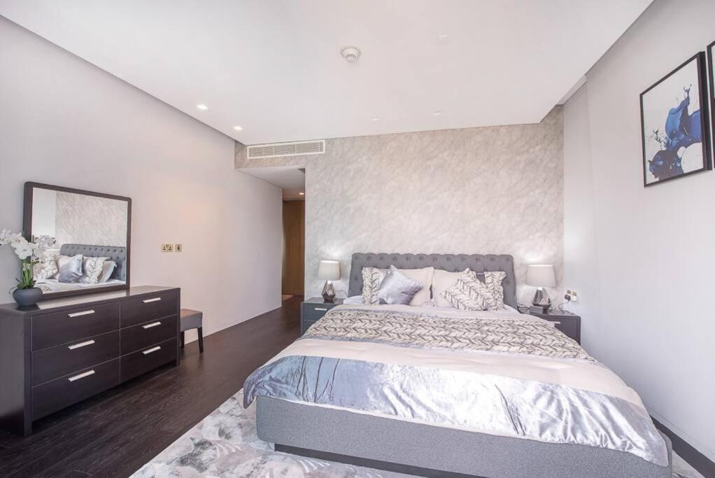 Daire First Class 1br Amazing Marina Views