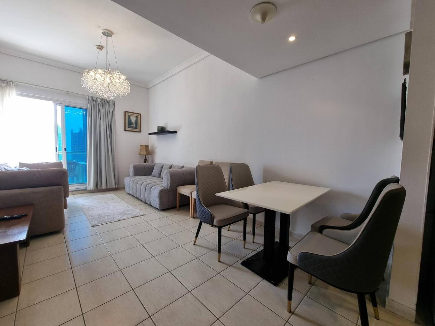 Terrace Cluster D 1bd 4-min Walk To Metro Apartment *