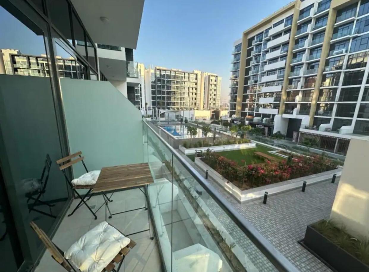 Galaxy In Azizi Riviera Luxury