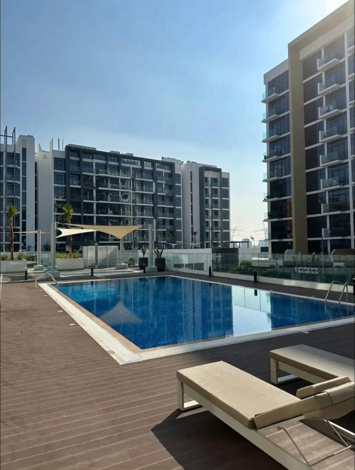 Galaxy In Azizi Riviera Luxury Daire Dubai
