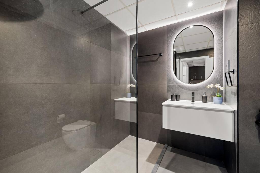 Full Sea View - Spacious & Newly Renovated In Jbr * Dubai