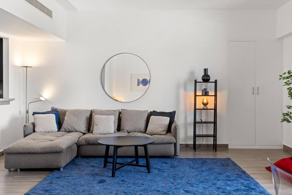 Full Sea View - Spacious & Newly Renovated In Jbr Apartamento