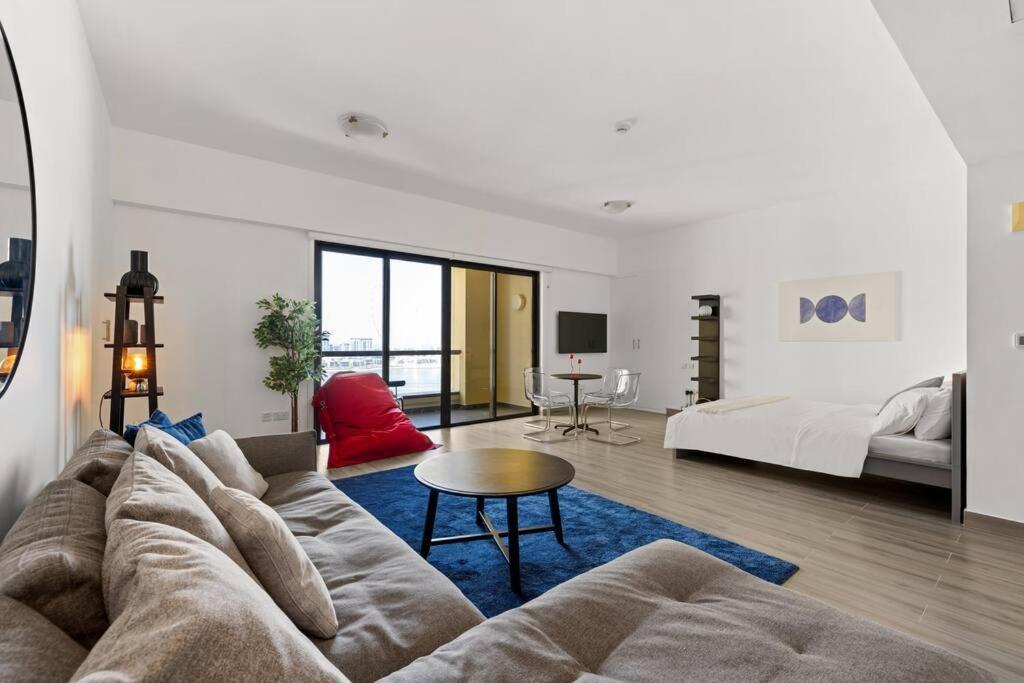 Full Sea View - Spacious & Newly Renovated In Jbr Dubai