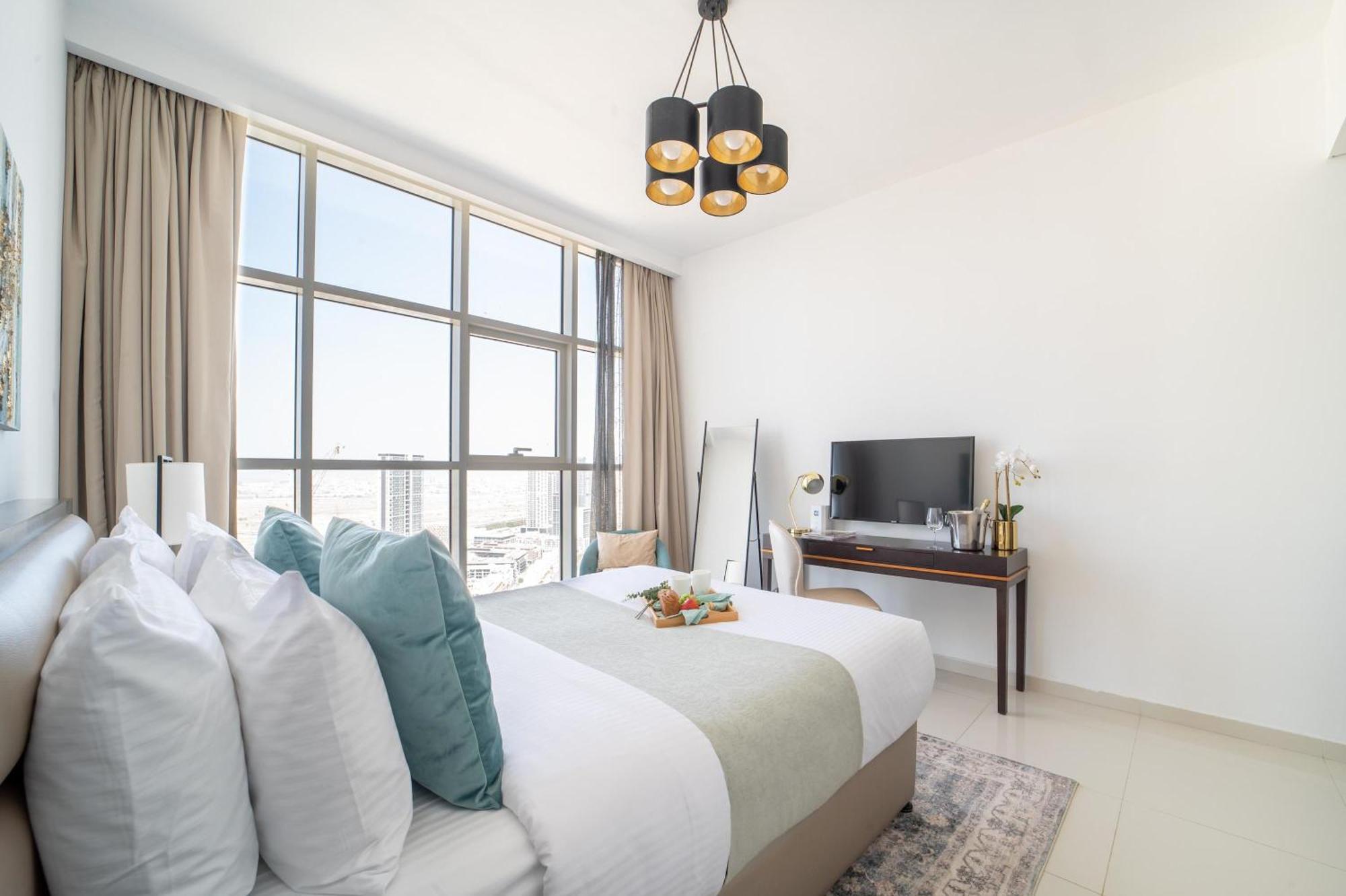 Frank Porter - Damac Ghalia Tower - *