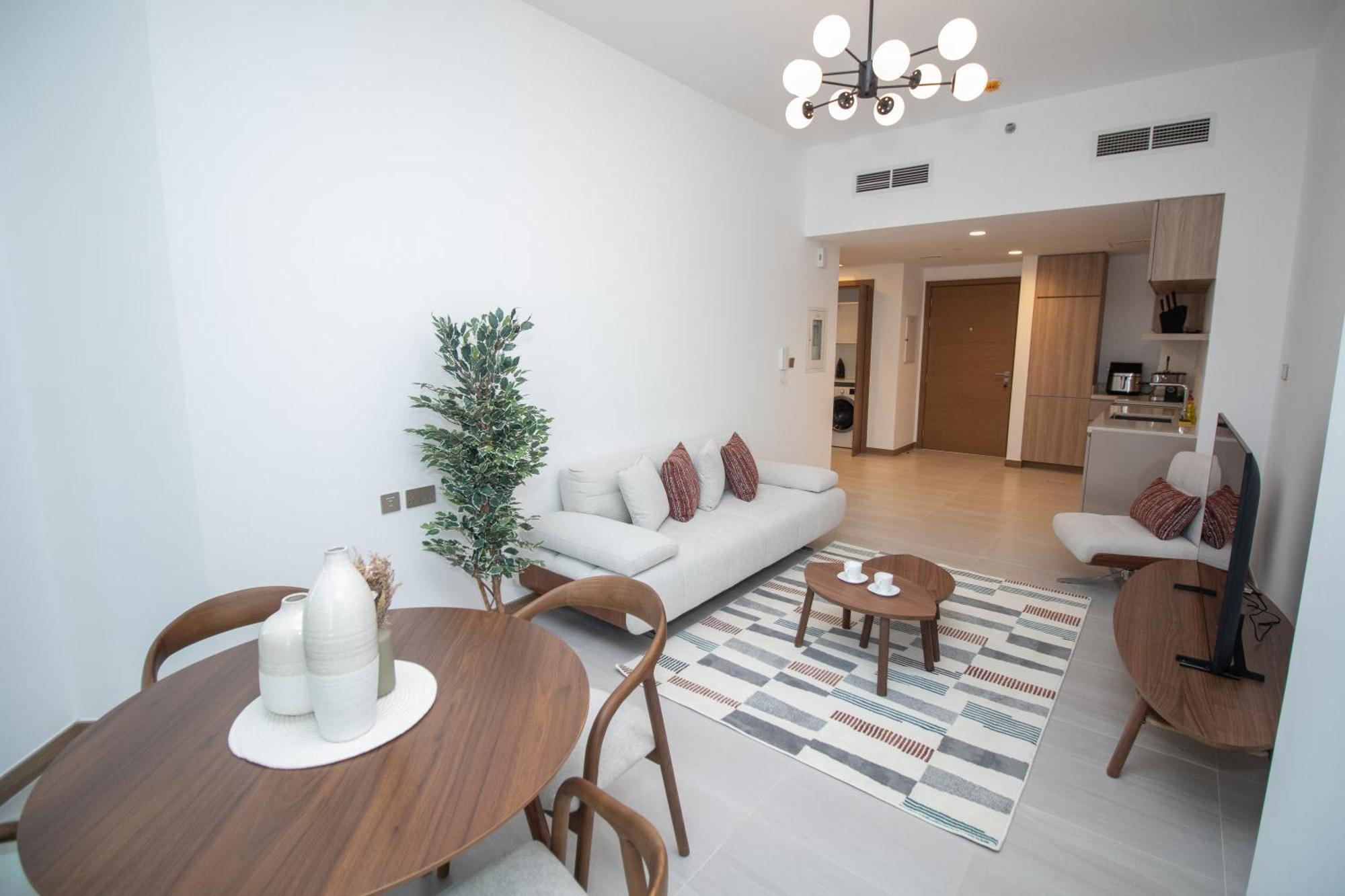 Stylish One Bedroom Oasis At Missoni Tower , Business Bay, Dubai